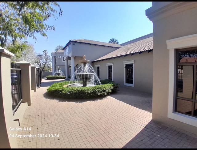 2,000M² BUILDING FOR SALE IN MID TOWN